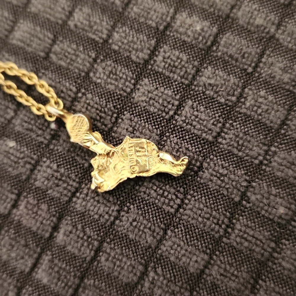 Disney Winnie the‎ Poo necklace - Picture 3 of 5